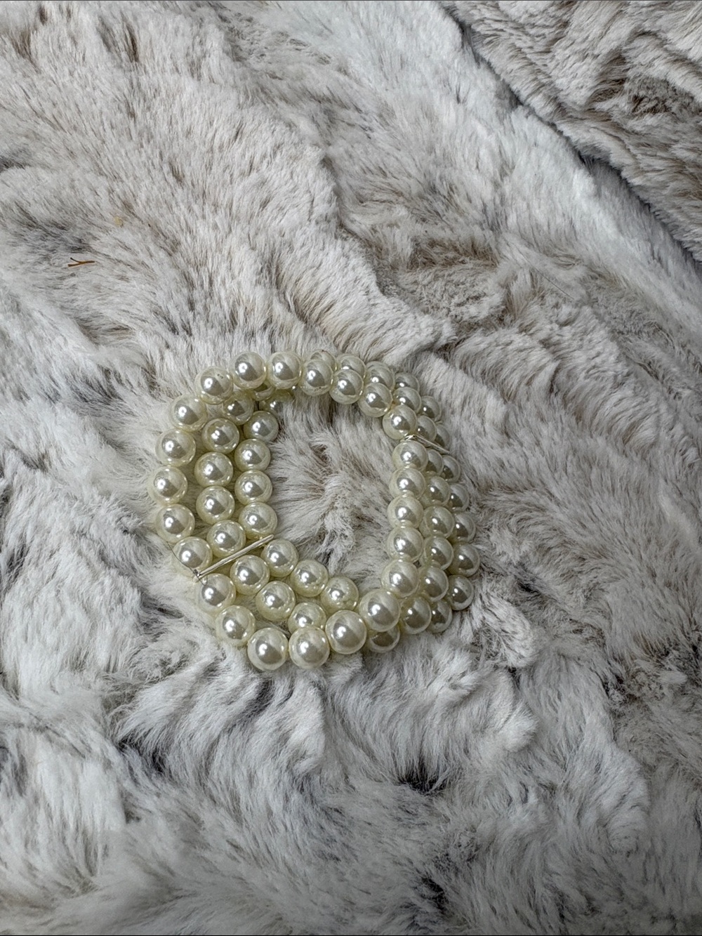 Classic Ivory Pearl 3 Strand Stretch Bracelet - Elegant Women's Jewelry